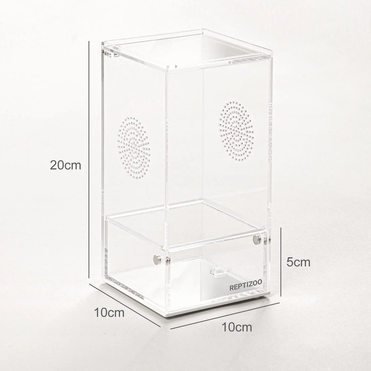 Clear acrylic reptile terrarium box with ventilation holes, 20x10x10cm, side door, measured dimensions visible.