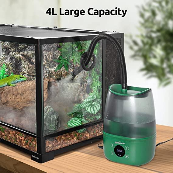 Reptile terrarium with digital humidifier, 4L capacity, connected and producing mist.